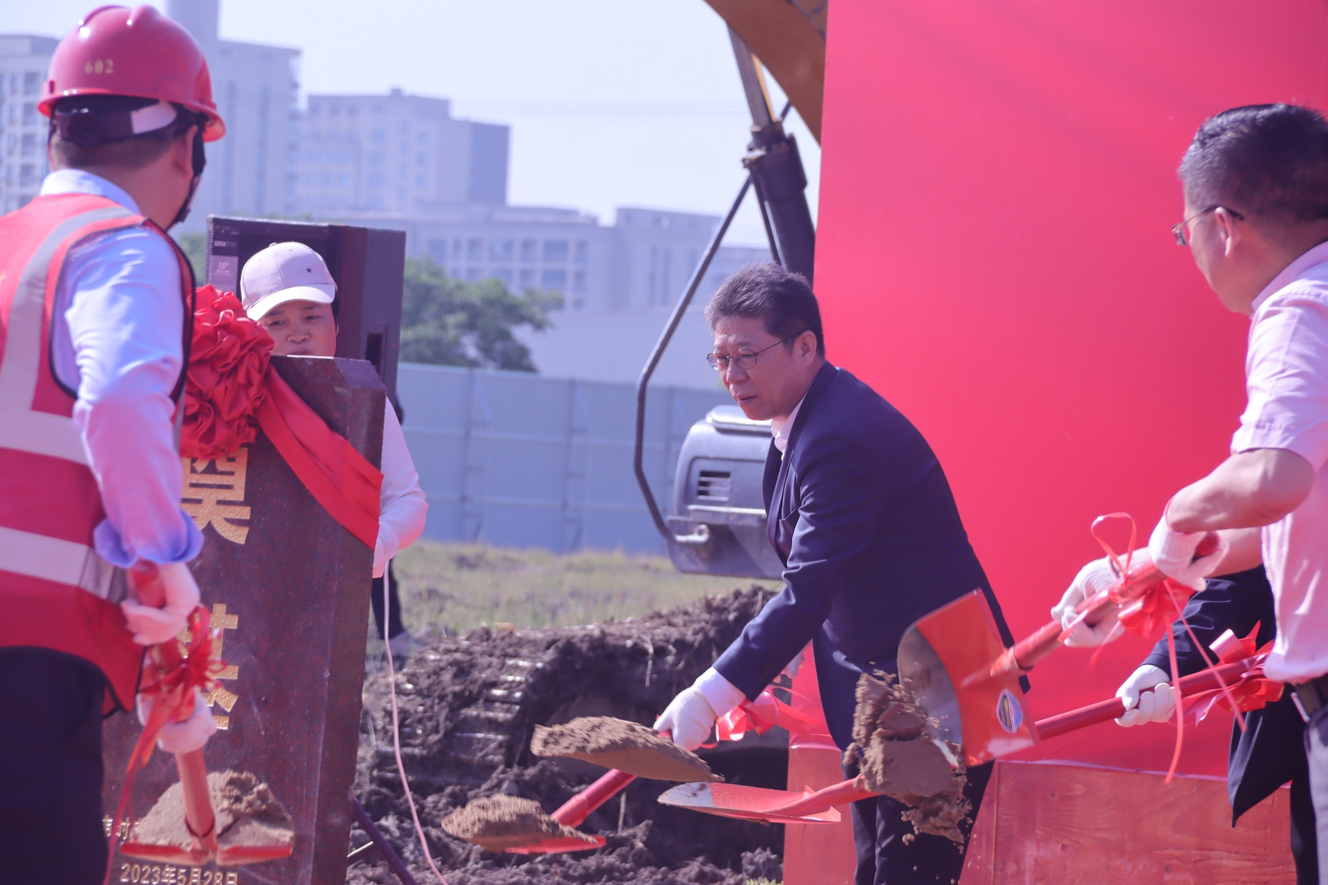 1687256982883287.jpg 培土1.jpg